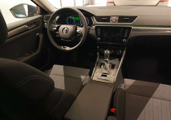 Skoda Superb cena 197800 przebieg: 7200, rok produkcji 2023 z Brzesko małe 232